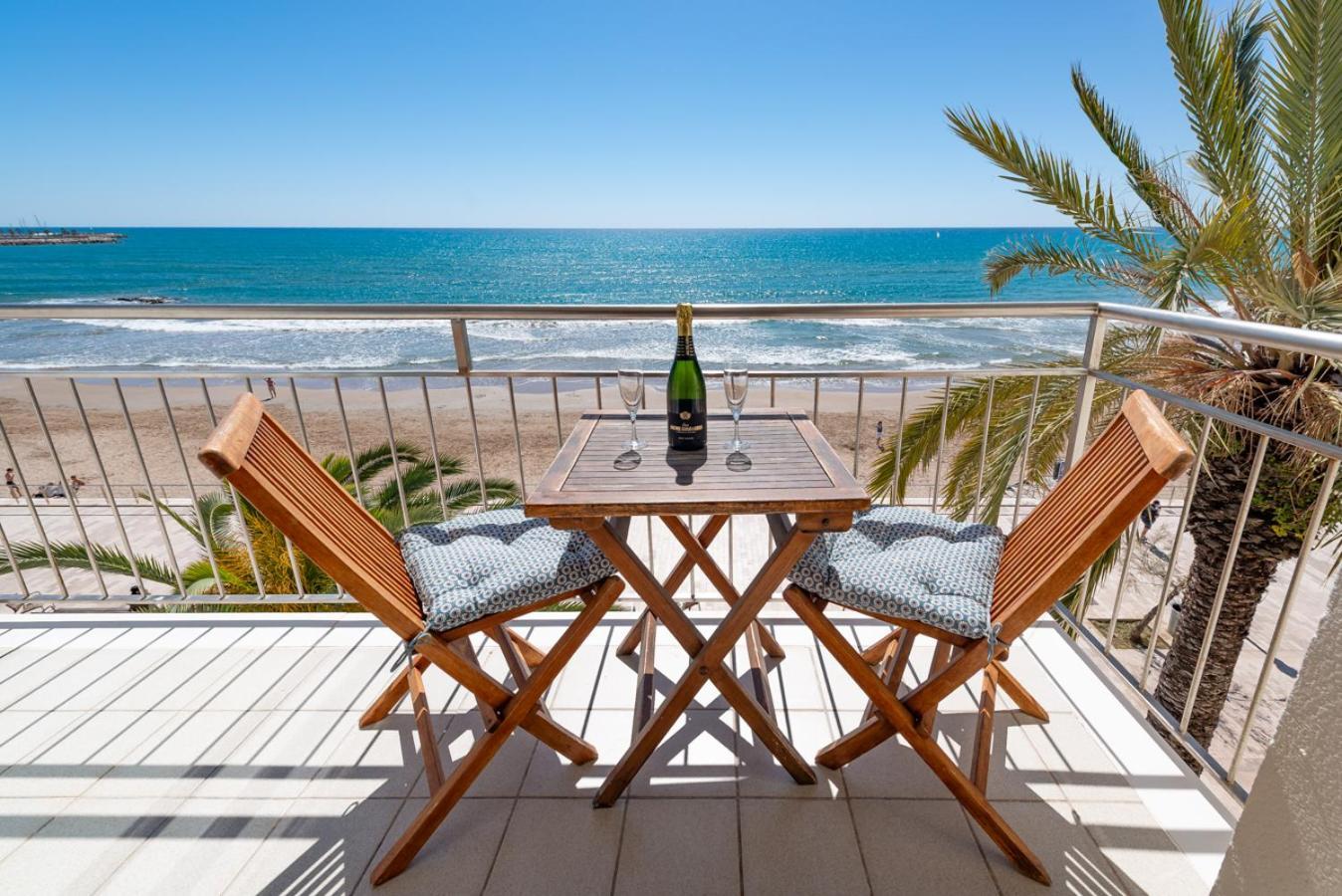 InSitges Sant Sebastia's Beach Exterior foto